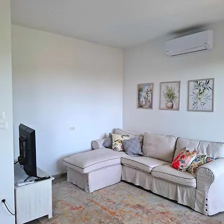 Apartma Lavanda Country house