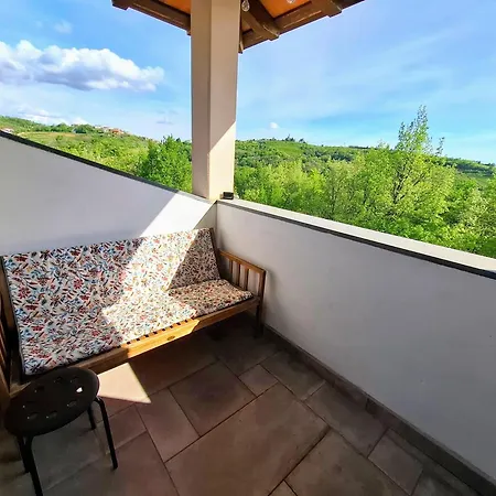 Country house Apartma Lavanda Kojsko
