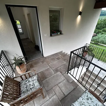 Seoska kuća Apartma Lavanda